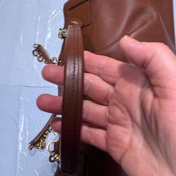 Ferragamo Gancini Brown Leather Shoulder Bag W Gold Hardwear Sz Med $3400 - Picture 16 of 16